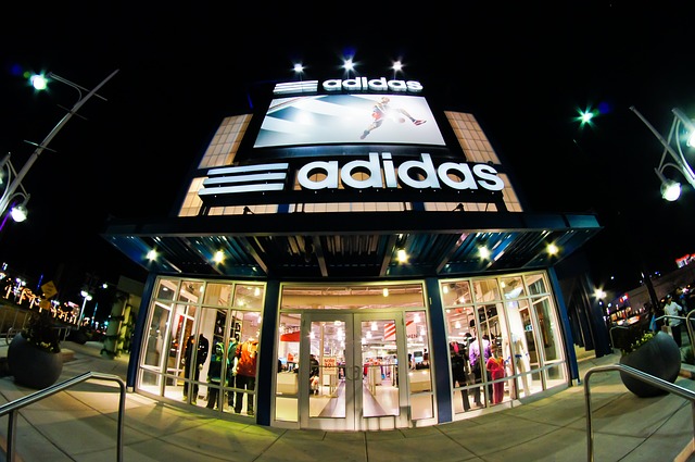 obchod značky Adidas